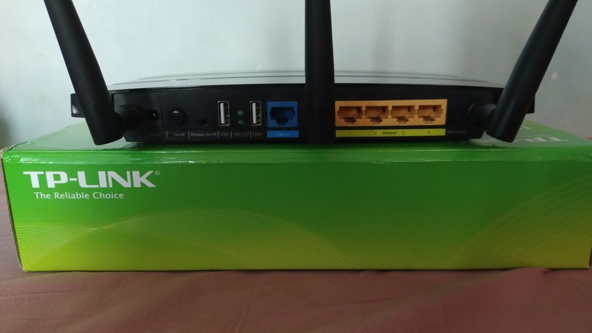 Sprzedam router TP-LINK WDR4300 N750