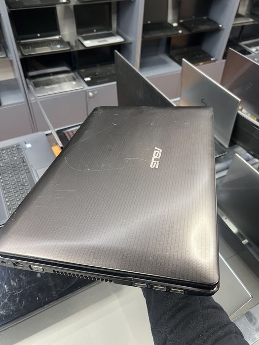 Ноутбук с огромным экраном 17.3 дюйма Asus