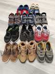 Vendo 11 pares de calçado para menino entre o n27 e o 30