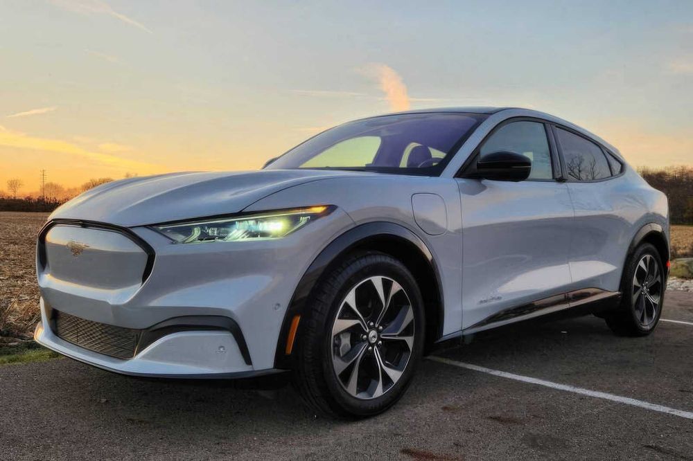 Ford Mustang Mach-E Premium      2021