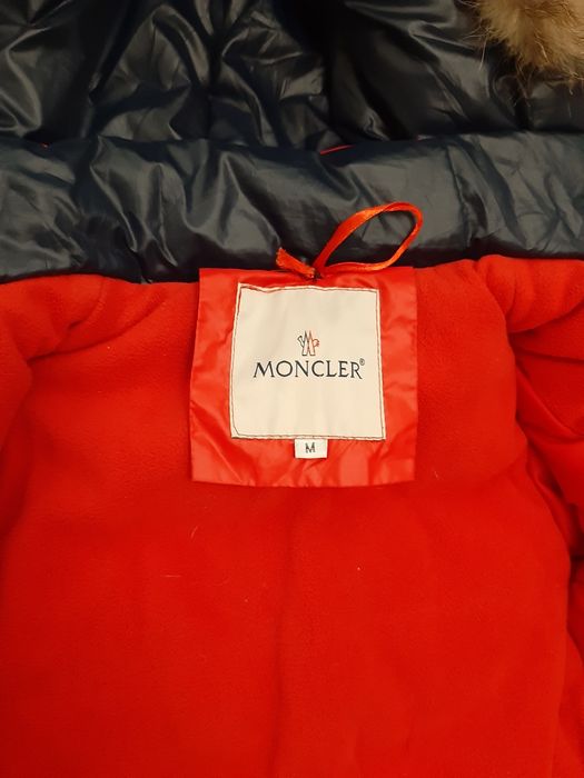 Дуже тепла курточка на хлопчика.