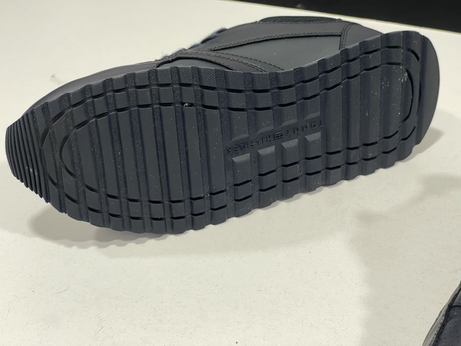 TOMMY HILFIGER 43 27.5см.  Кросівки