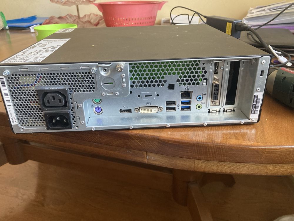 Комп'ютер Fujitsu Esprimo D538 SFF 8th Gen 16Gb DDR4 SSD 800Gb