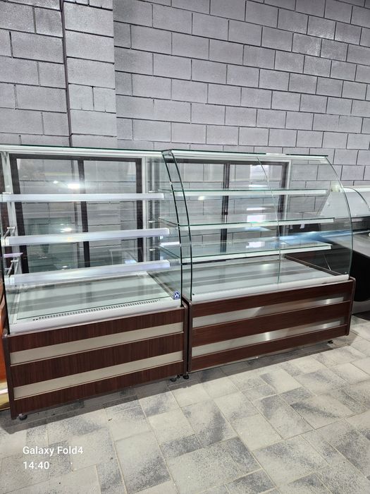 Кондитерська вітрина Польського виробництва