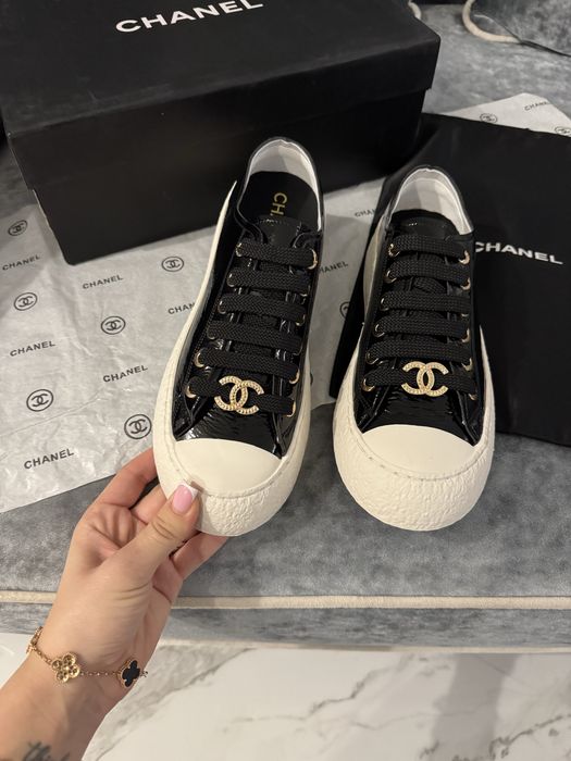 Лаковые кеды Chanel