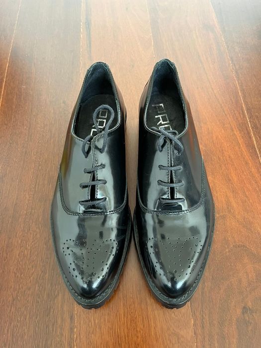 Sapatos Prof, tamanho 37