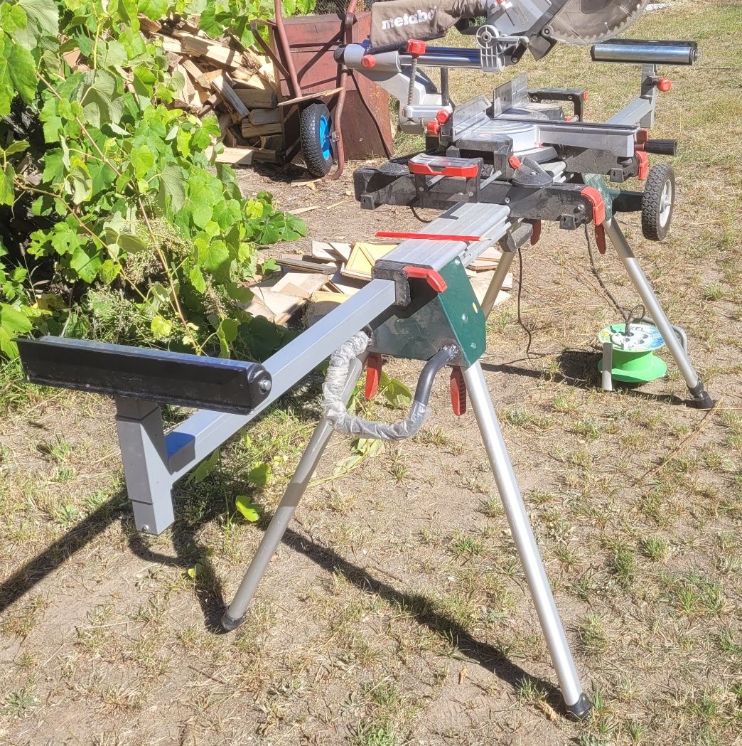 Ukośnica Metabo że stołem