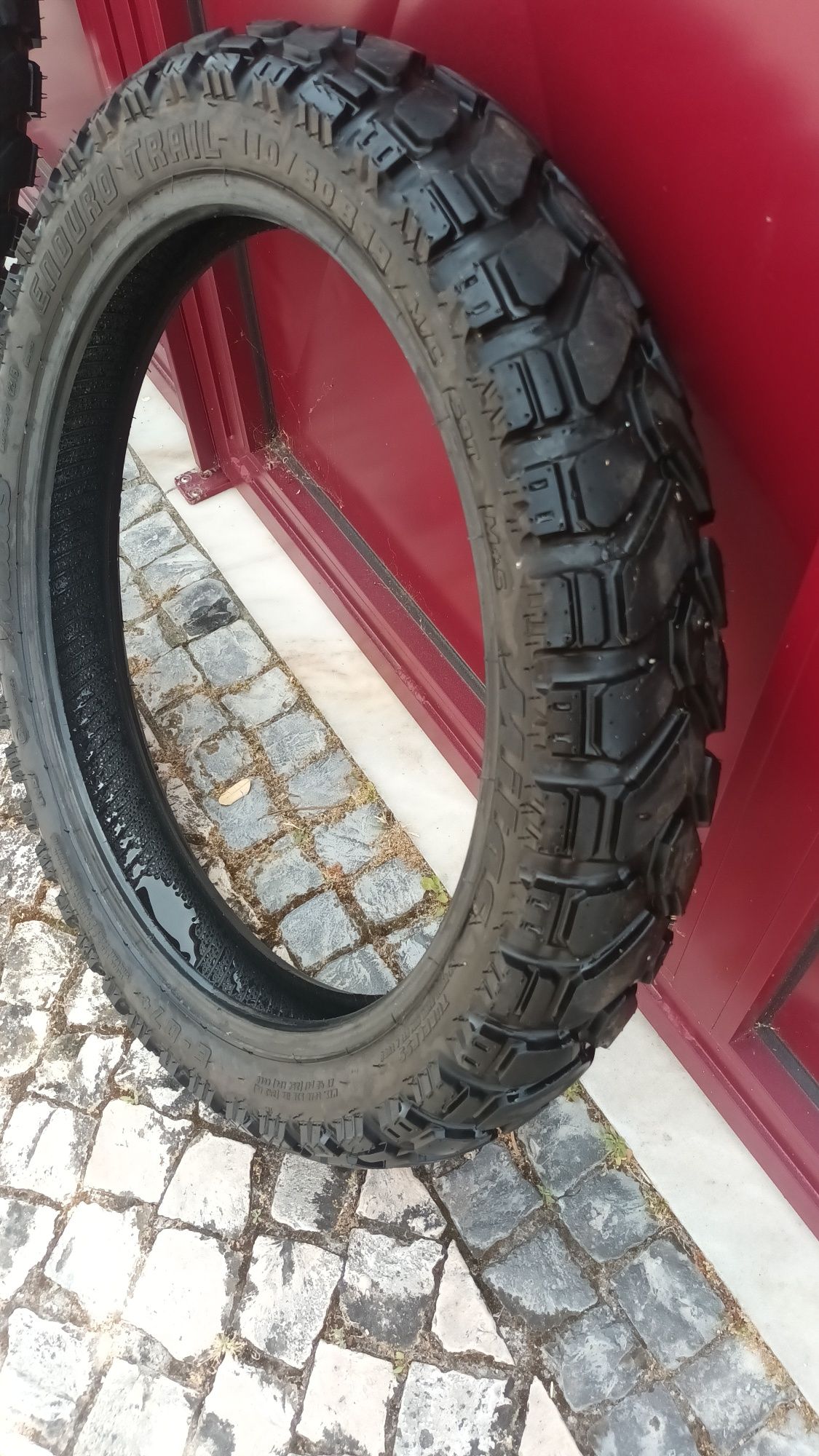 Vendo Pneus MITAS enduro trail 110/80/19 e 150/70/17.