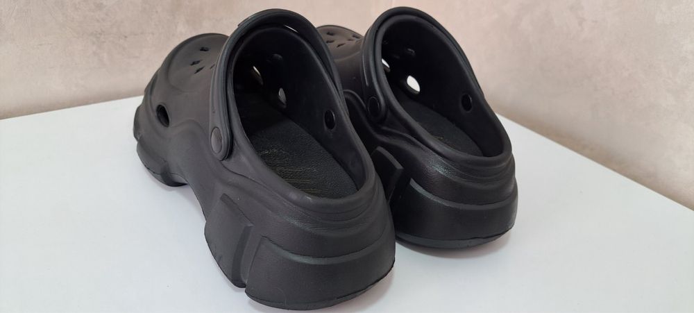 Крокси, чорні, розмір 40-41