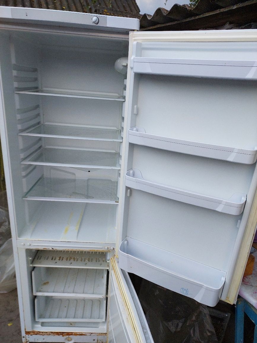 Холодильник Indesit