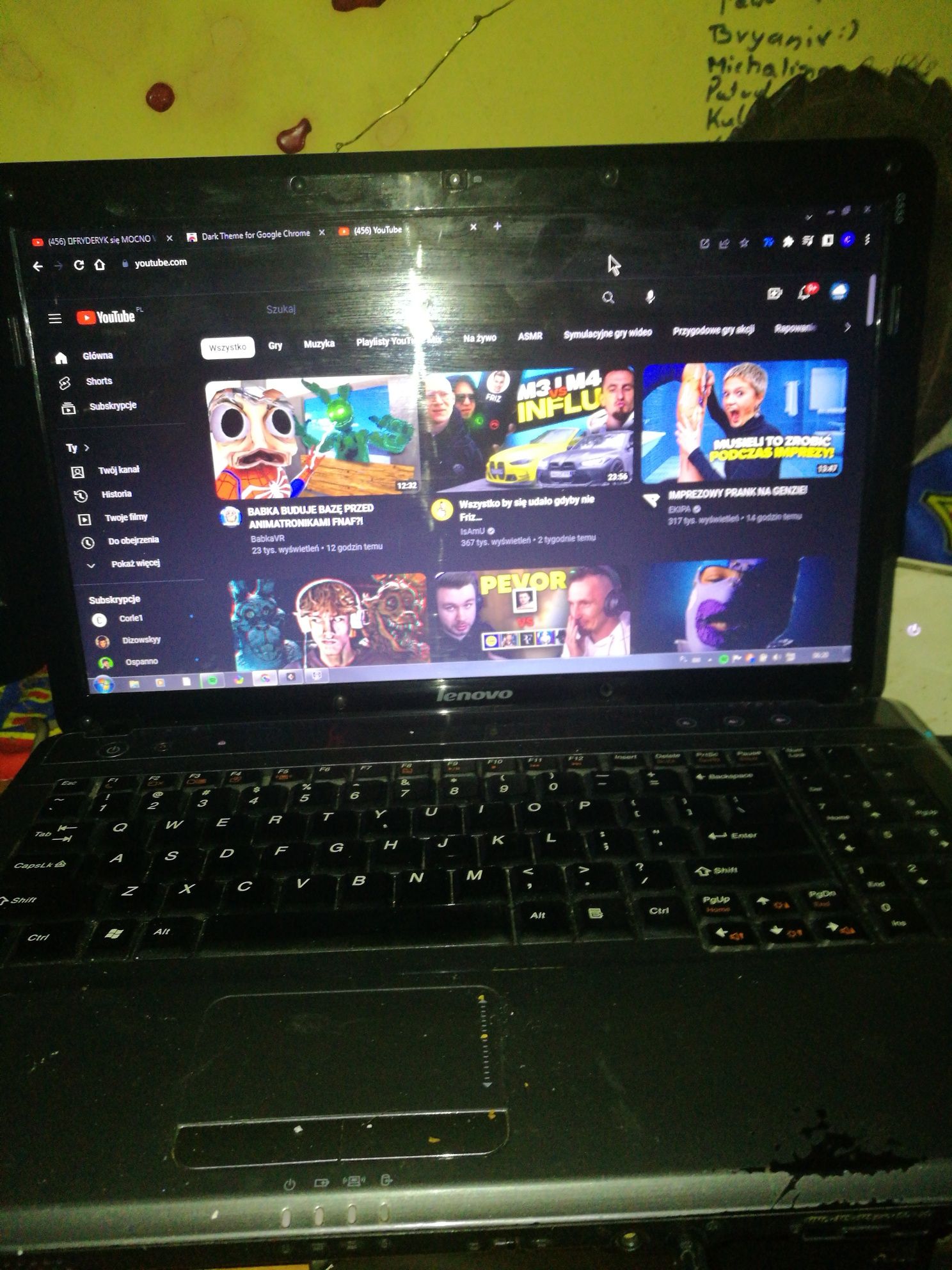 Laptop Lenovo z Windowsem 7