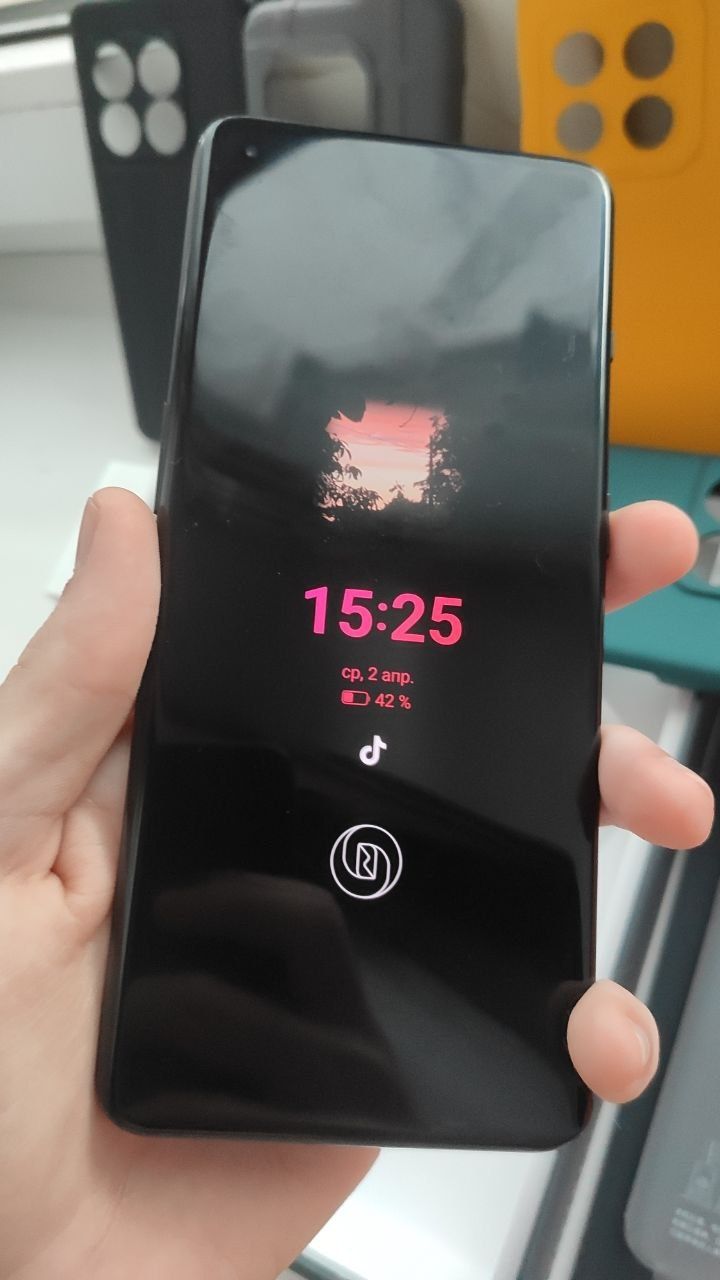 Обменяю OnePlus 10 pro 12/256
