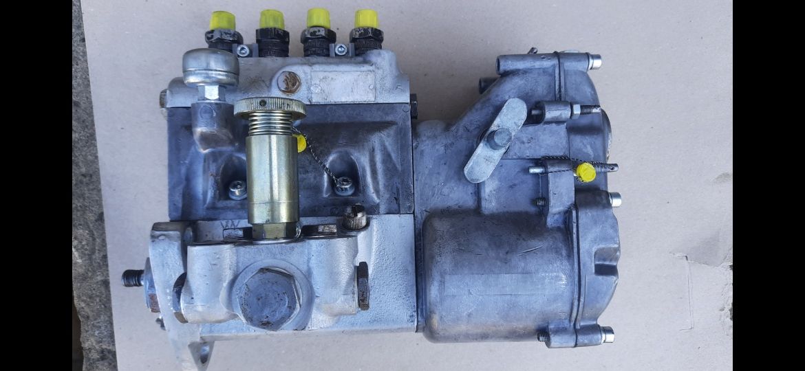 Ciagnik U-R-S-U-S C-360 pompa wtryskowa po regeneracji c 355 c 4011