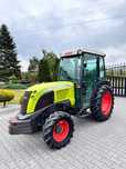 Ciągnik sadowniczy Claas Nectis 237ve sadownik.