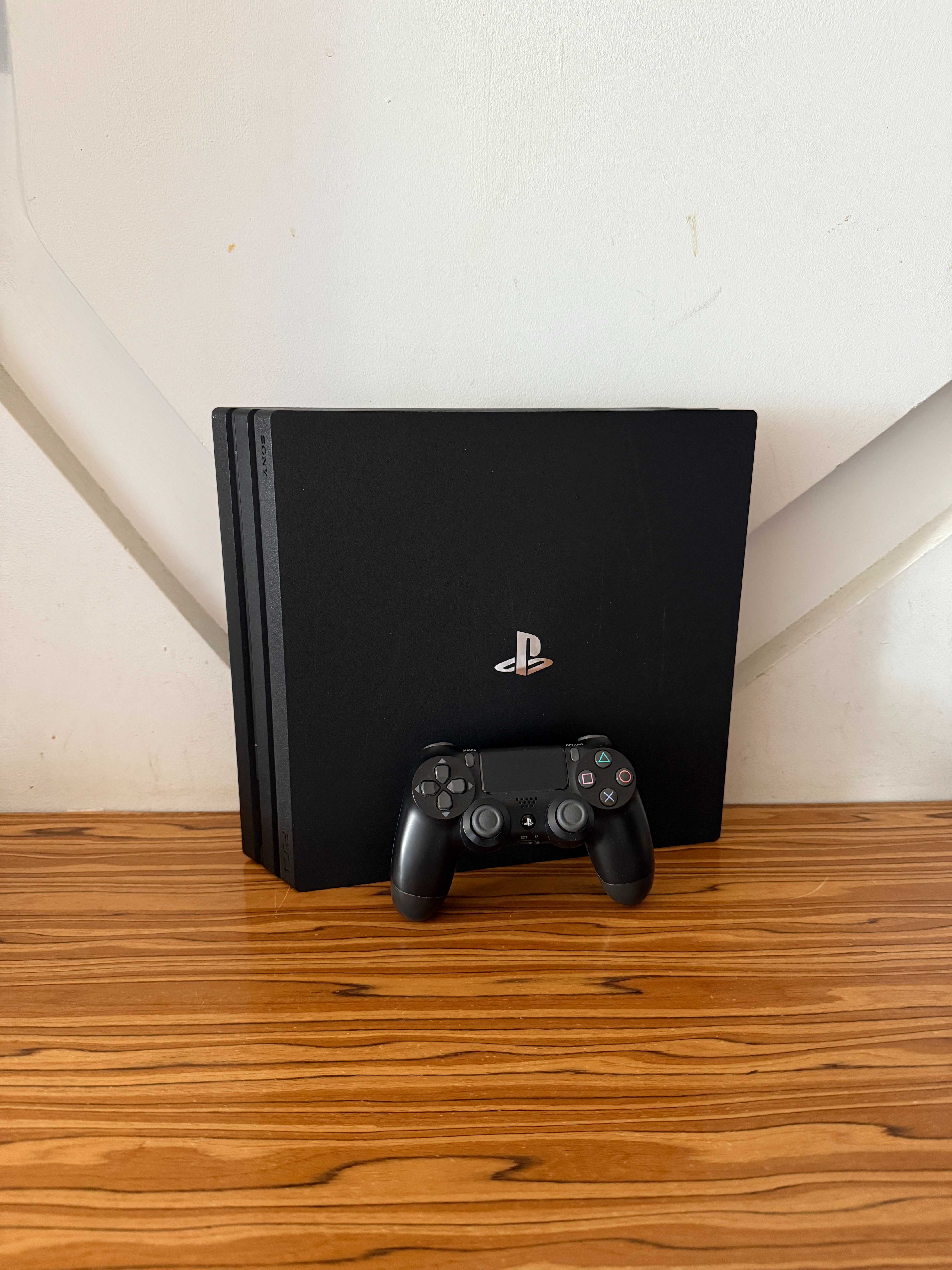 [PS4] Konsola SONY PlayStation 4 Pro 1TB (11.00SOFT) (CUH-7216B) + Pad