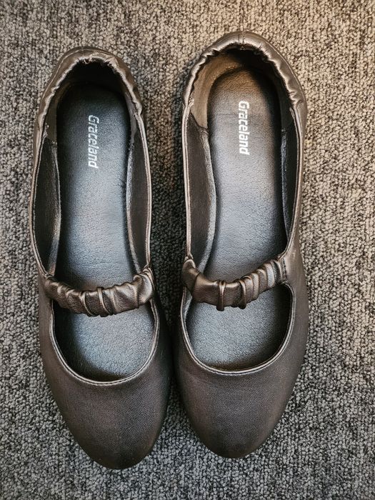 Czarne balerinki do pracy 38