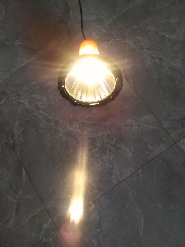 Lampa halogenowa