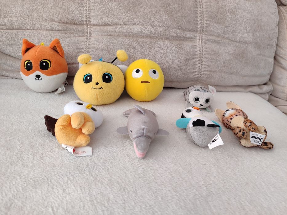Peluches variados.