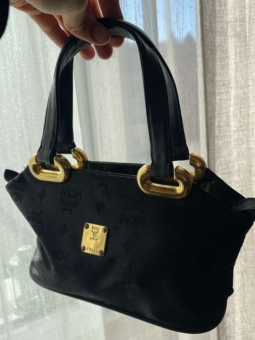 Шкіряні люкс сумки MCM Logogram і Fendi шопер