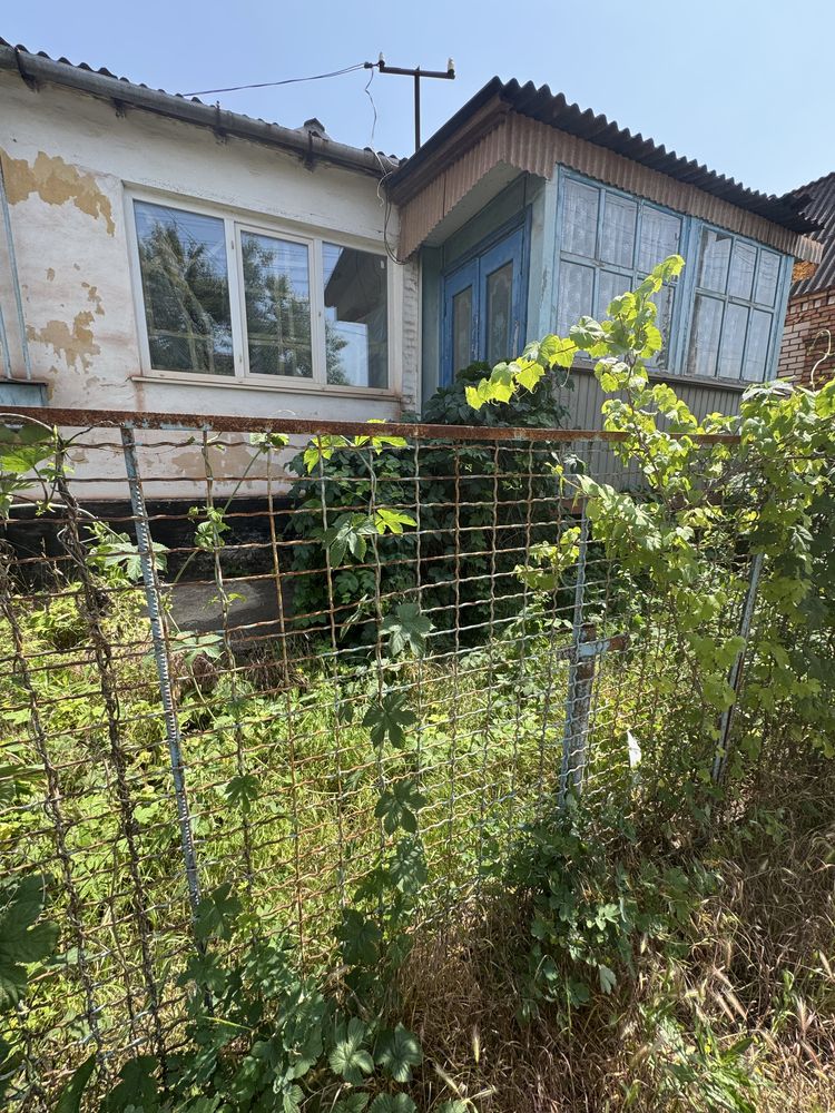 Продається будинок в центрально міському районі .