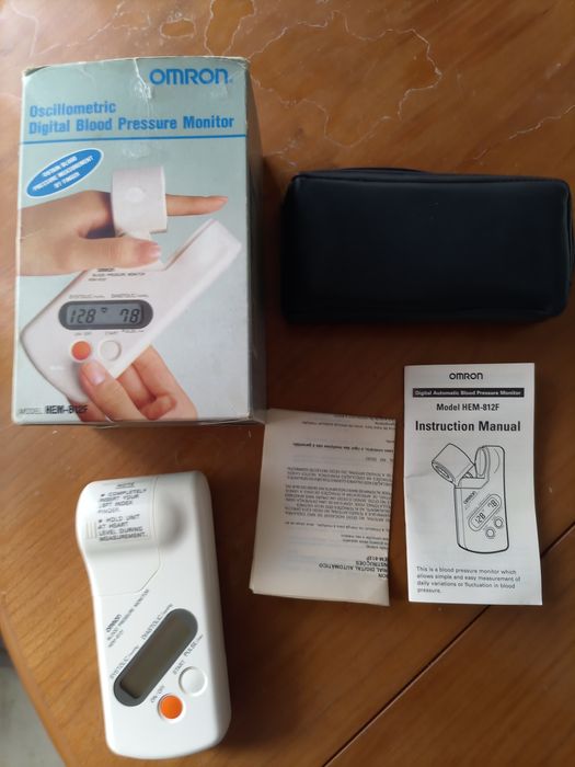 Medidor de tensão omron HEM-812F vintage