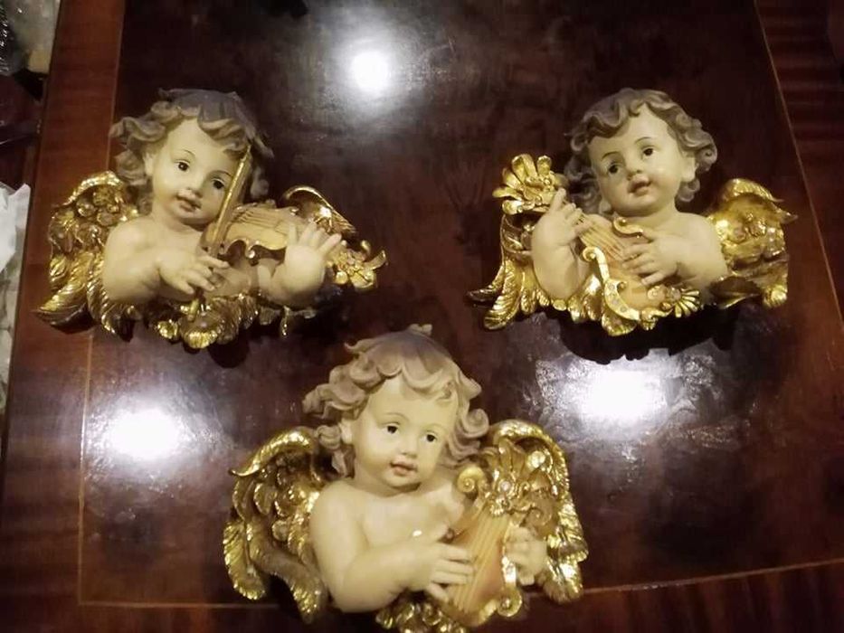 Anjos de parede decorativos