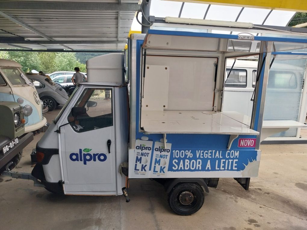 Ape 50 food truck