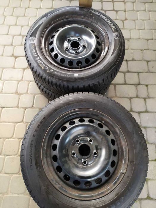 Шини зимові R 15 Hankook та Nokian разом із металевим диском