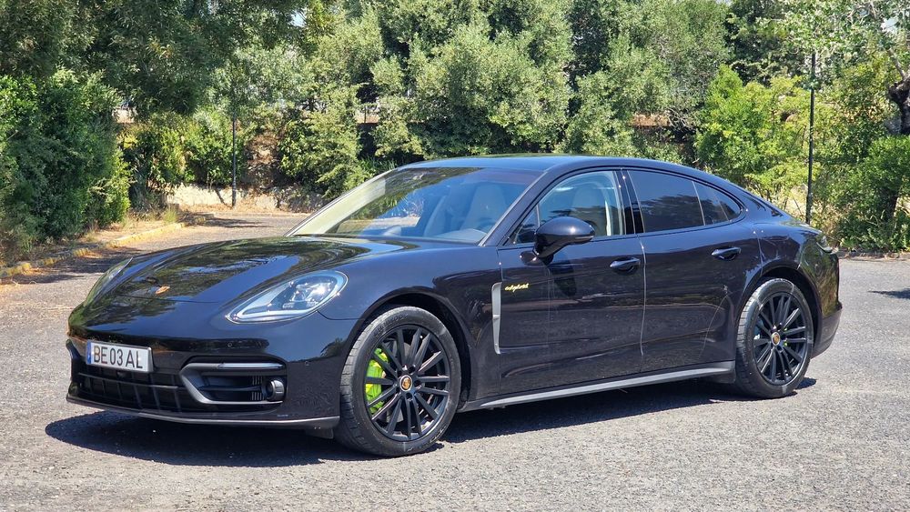 Porsche Panamera 4 E-Hybrid Platinum Edition