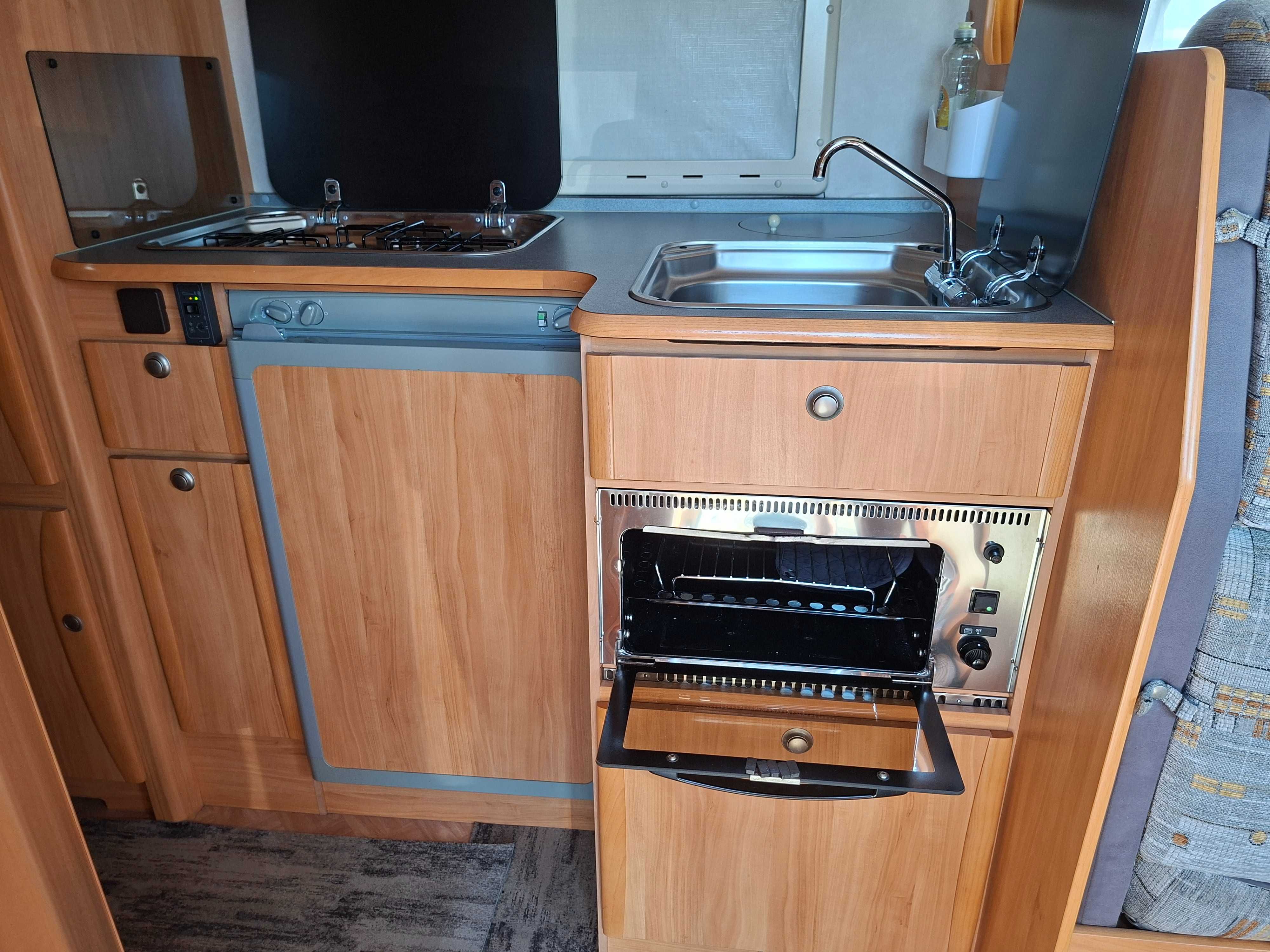 Autocaravana Adria/Fiat, nacional. Bom estado geral. Muitos extras.