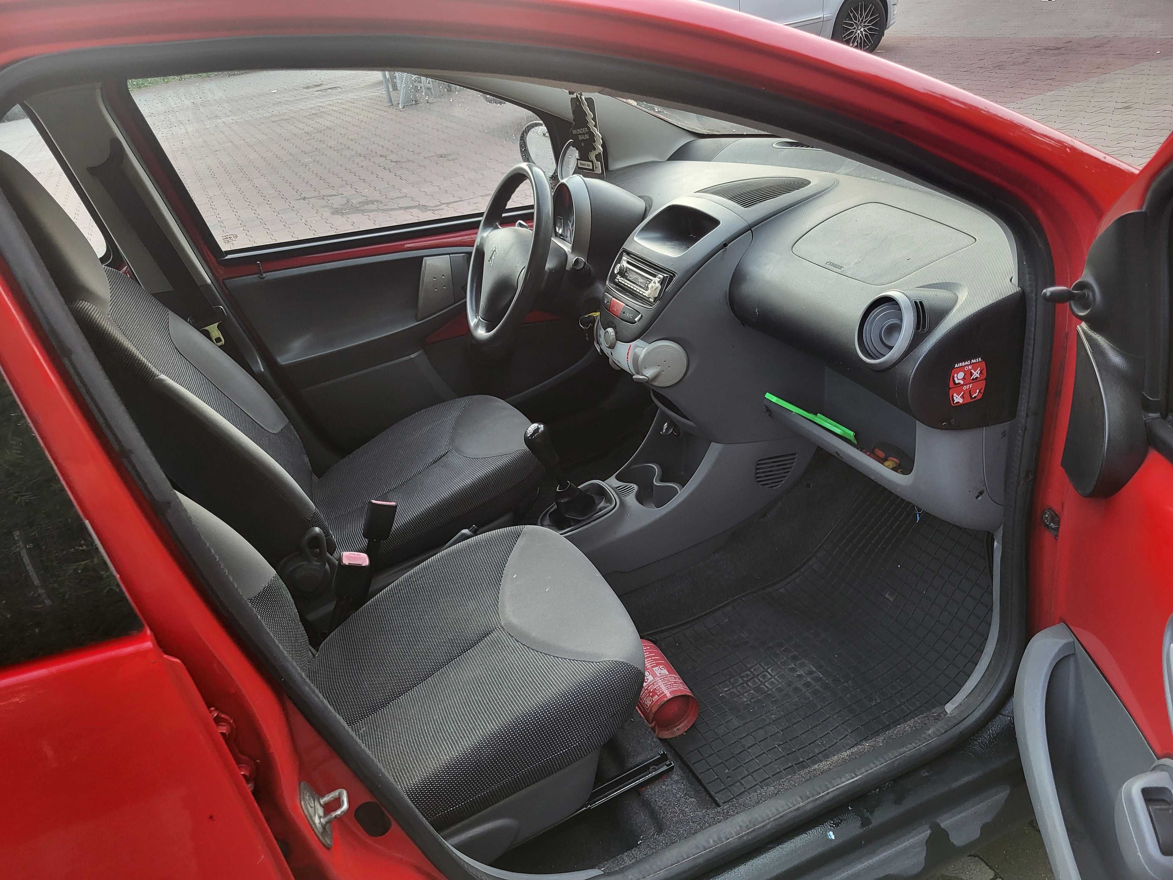 Peugeot 107 , C1 , Aygo,