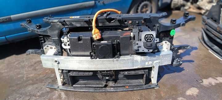 Hyundai Kona I передня панель,телевізор