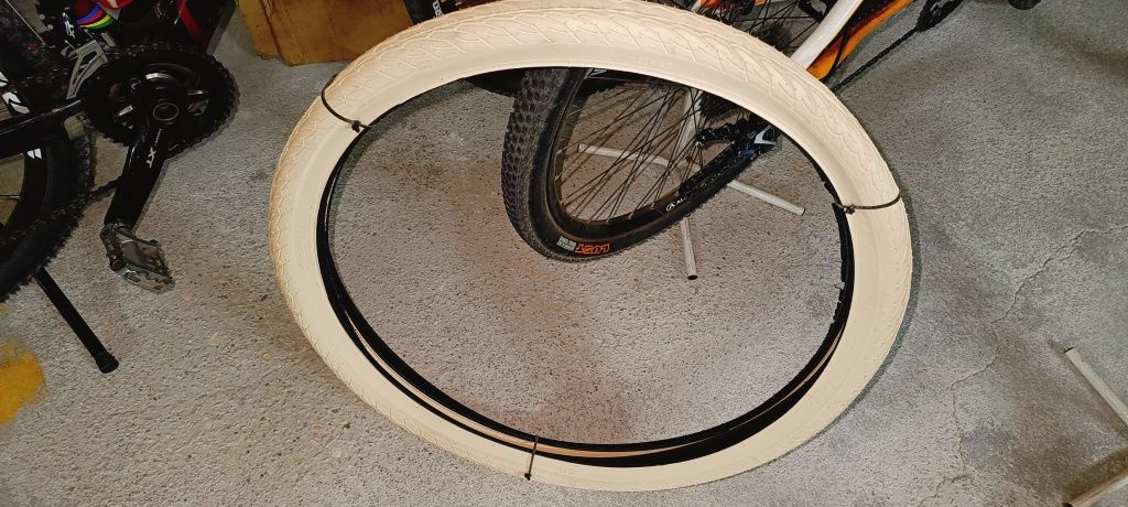 Pneus 26x1.75 Rubena