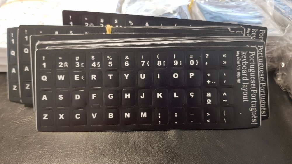 Adesivo Layout Teclado português autocolante teclas - preto ou branco