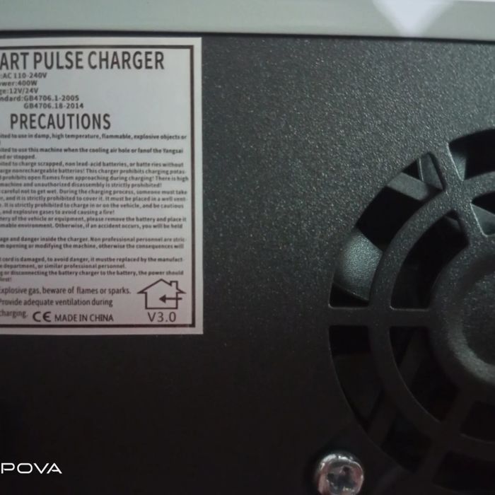 Зарядное устройство,12В/24В--30А/20А,автомат, импульсные