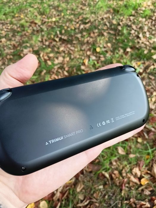 Портативная игровая консоль Trimui Smart pro