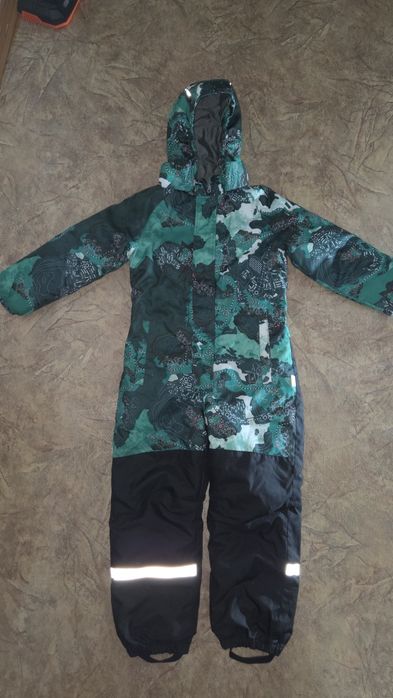 Продам зимовий комбінезон для хлопчика Lassie