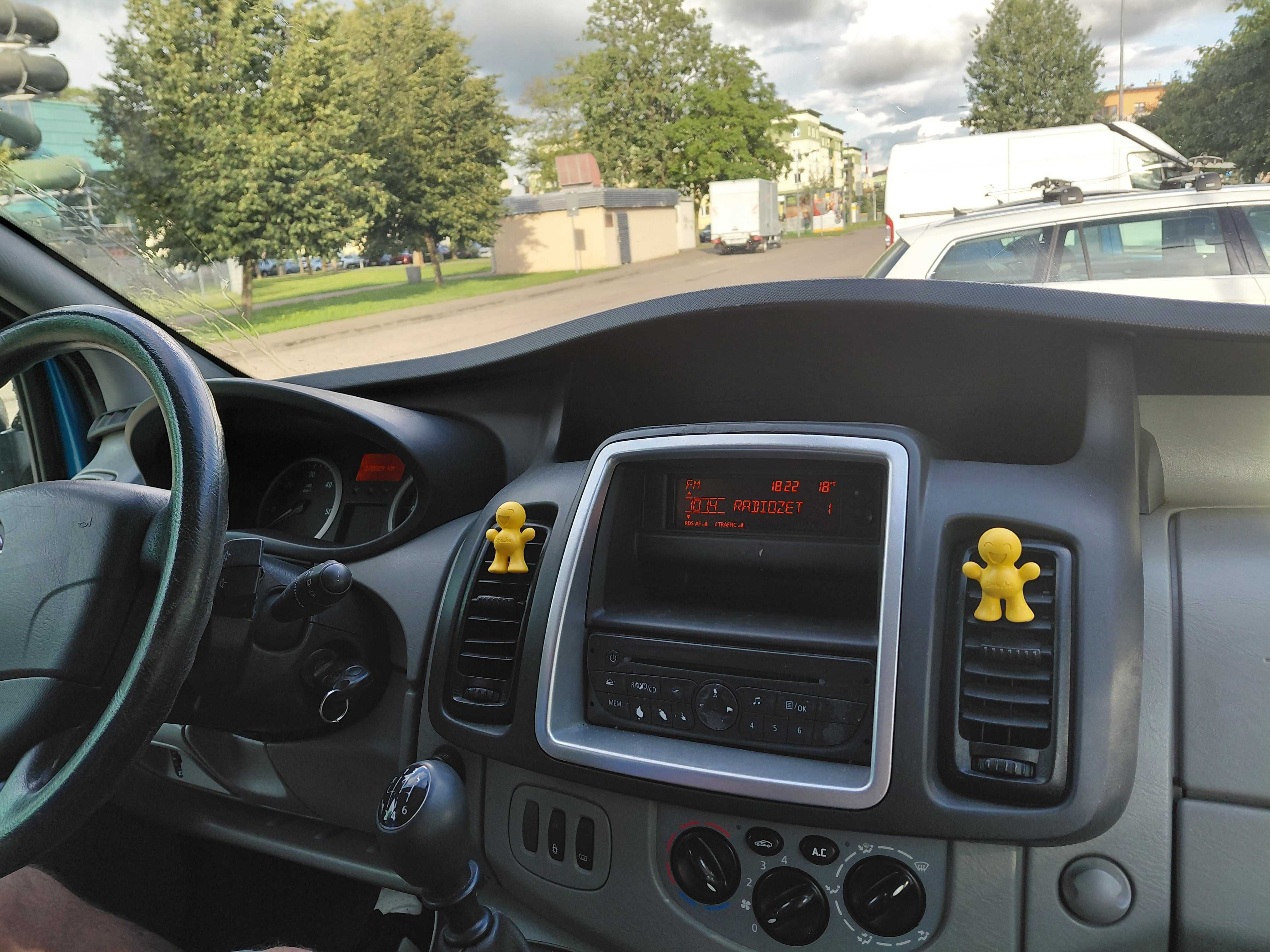 SAMOCHÓD OPEL VIVARO 2010r. 9 osobowy