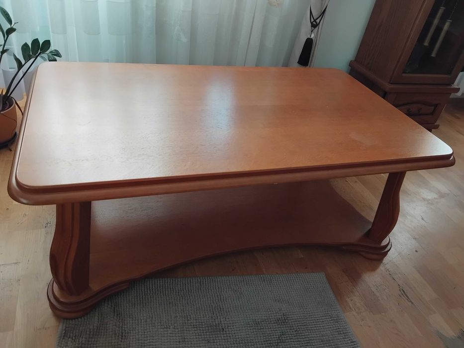 Komplet mebli drewnianych