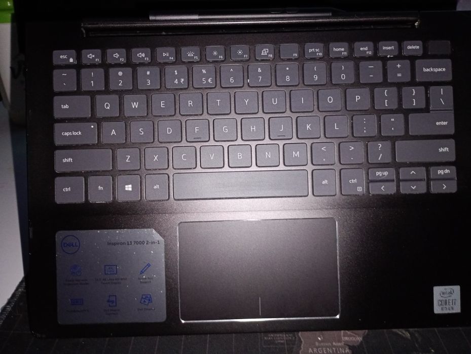 Dell Inspiron 13 7000 ekran dotykowy może się zamienić w tablet