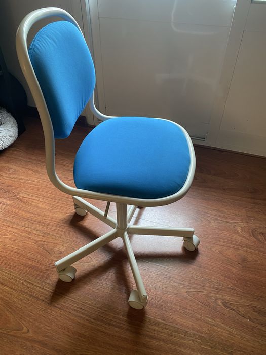 Cadeira giratória para criança Ikea