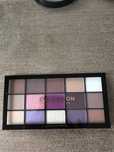 Makeup Revolution London.