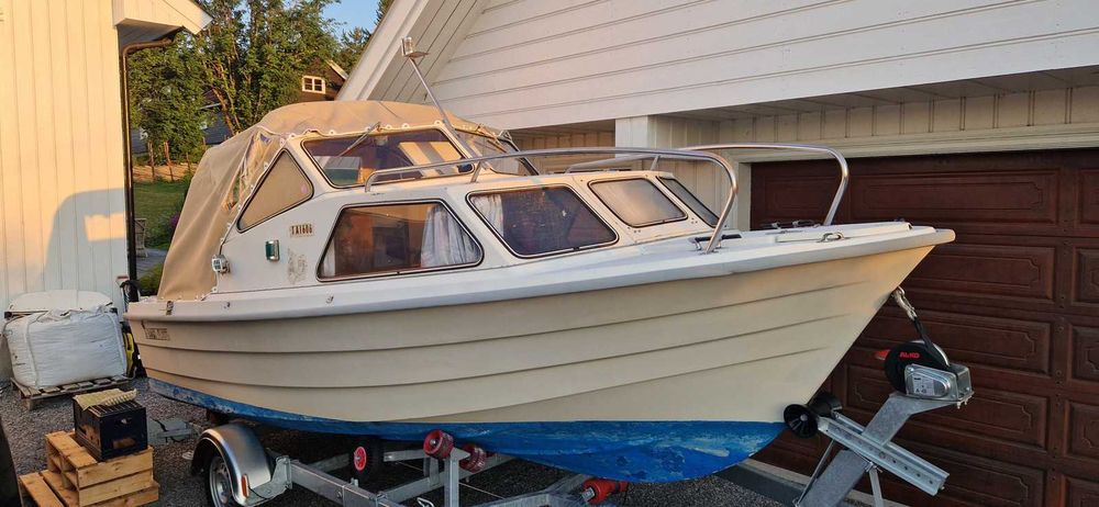 lodz  motorowa kabinowa  Rana 18 5.50 m jacht