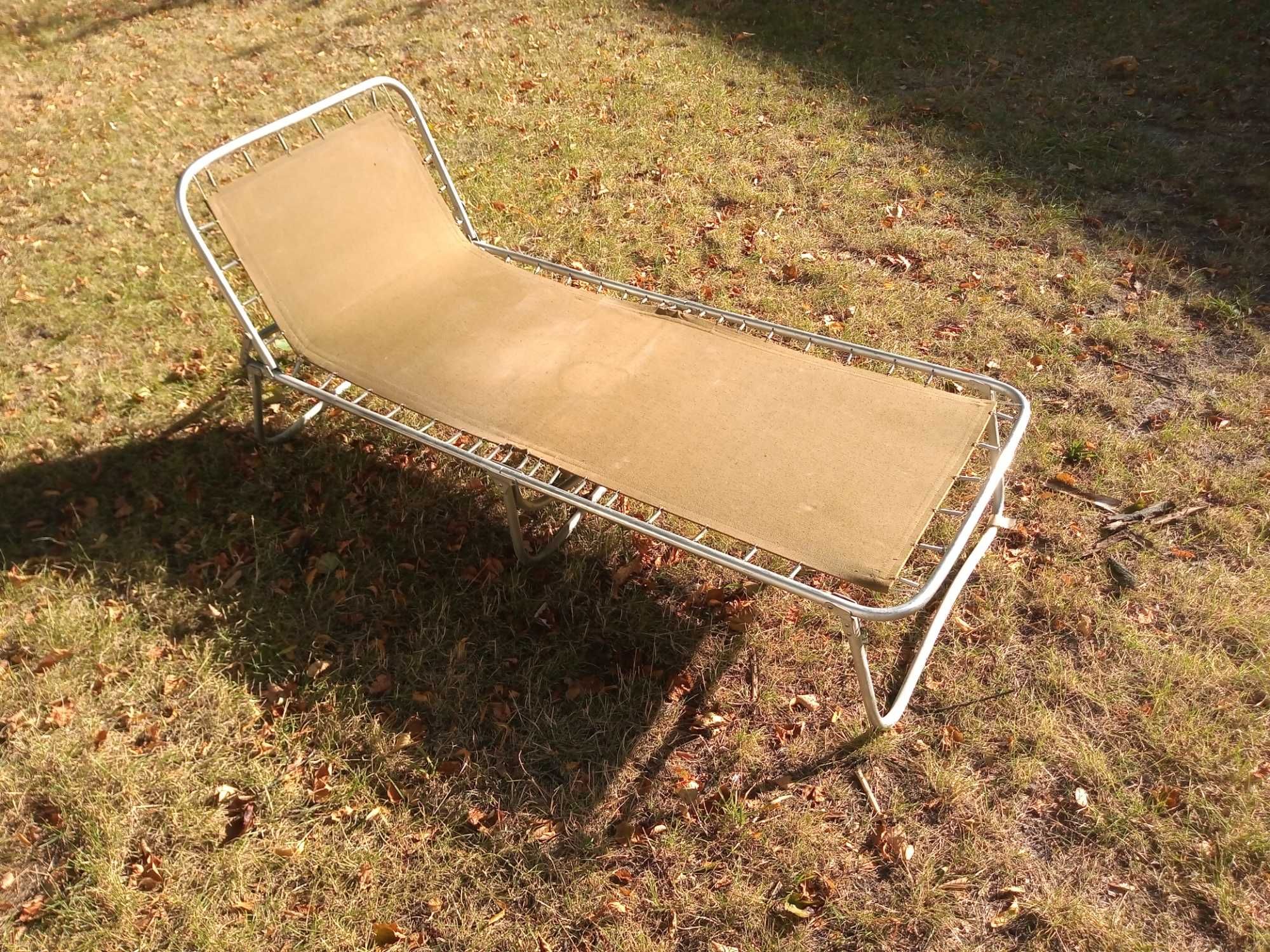 Łóżko polowe aluminiowe bazarowe wojskowe leżak PRL LWP