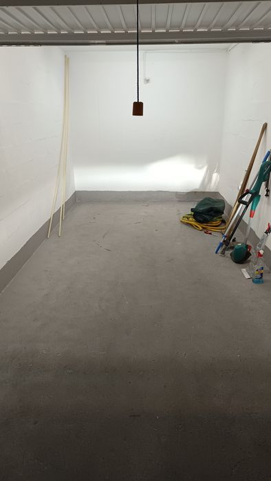 Alugo garagem no Barreiro