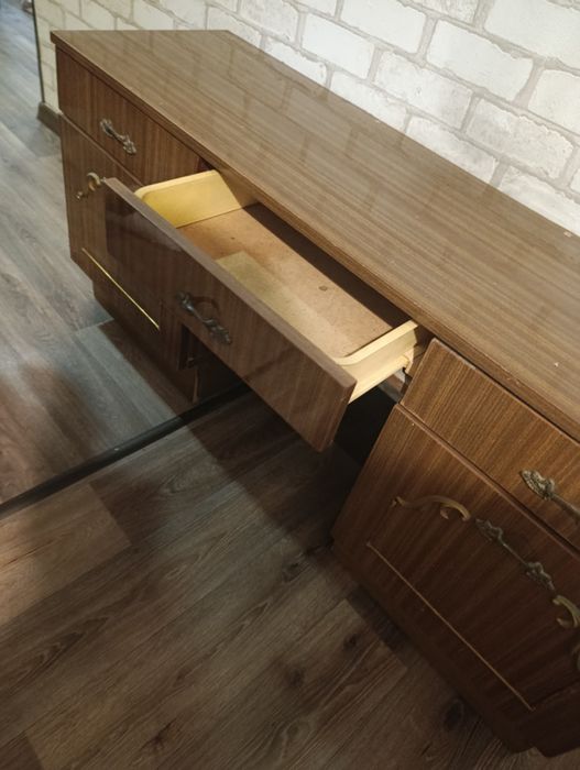 Меблі для кімнати