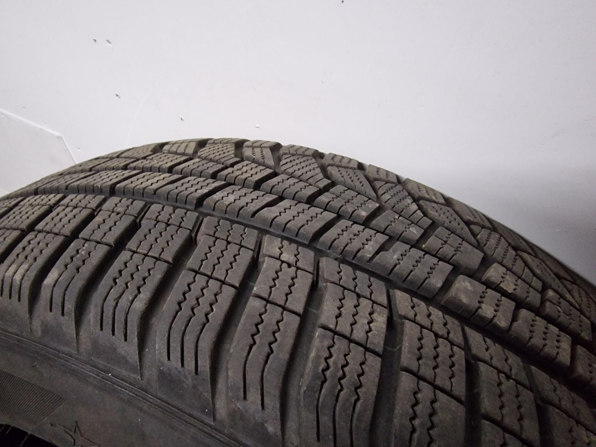 4szt opon zimowych hankook cept evo 255/80/R18 104h