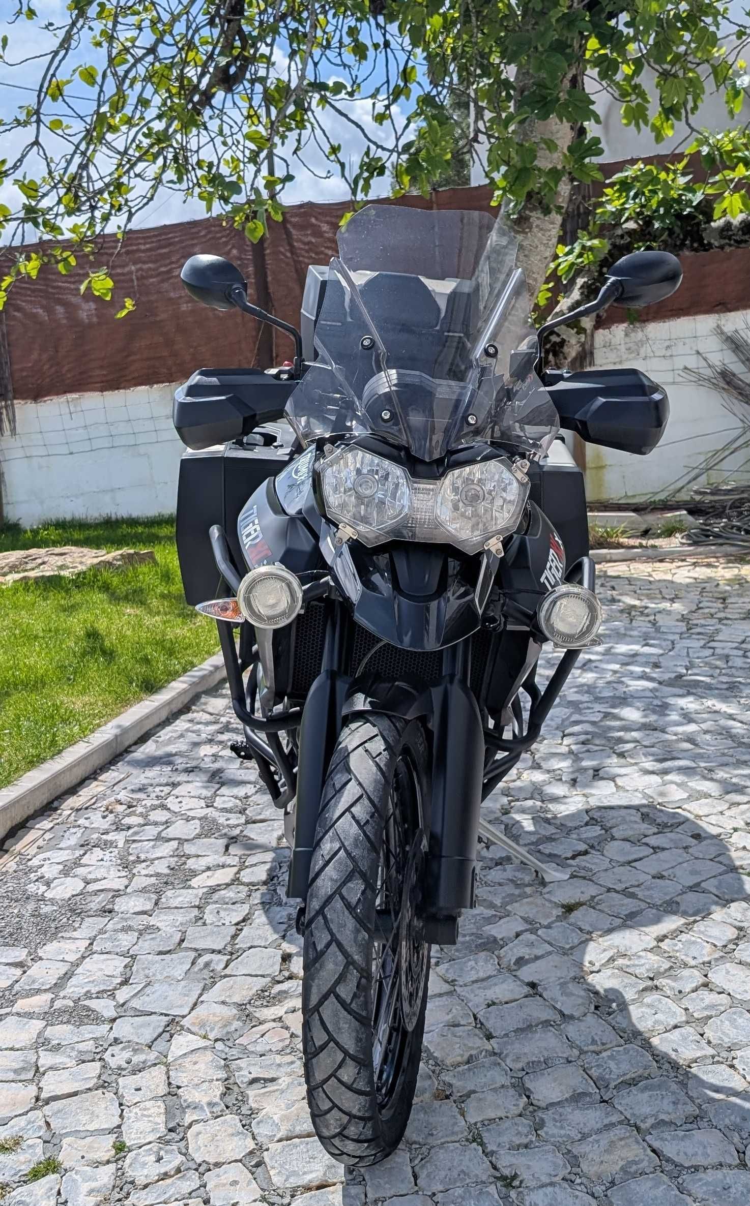 Triumph Tiger 800 XCX