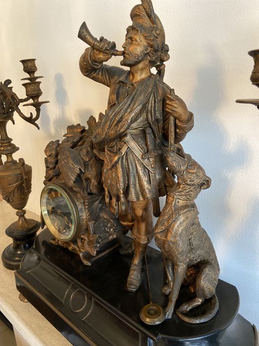 Relógio + 2 Castiçais Liga de Zinco Estilo Francês