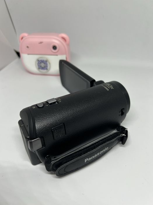 Відеокамера Panasonic hc-v380